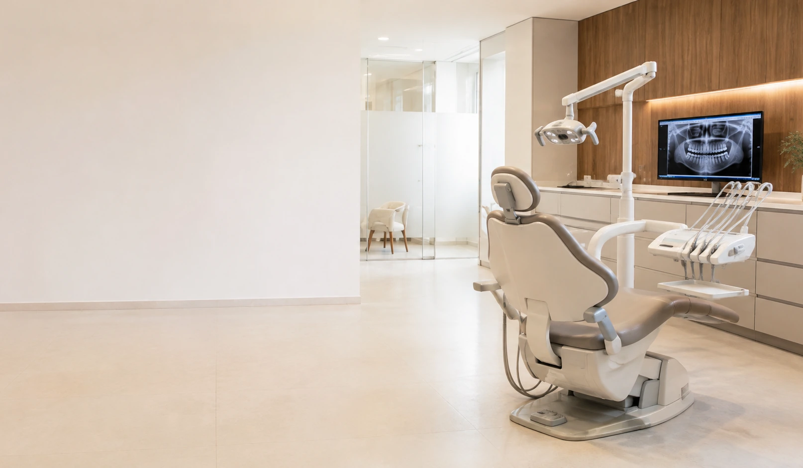 Odontología General en Ibi - Nuestra clínica Gabinete de odontología general en la clínica dental Hernández & Espuelas de Ibi